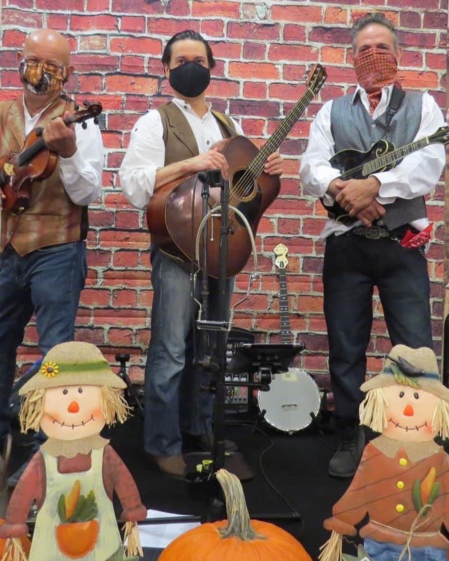 SabatellaMusic's tweet photo. Great to play with the Rambling String Band again! Early Thanksgiving dinner at the Palace at Coral Gables. @RamblingStrings https://t.co/WlFiLjI9m7