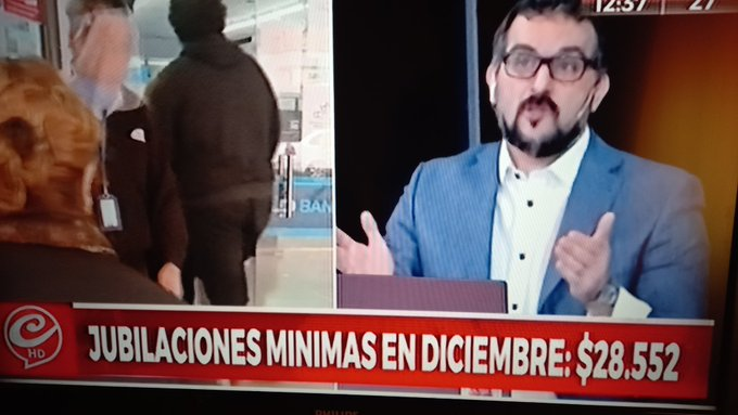 Están tratando de instalar que la jubilación mínima es de 28 mil pesos. Primero fue Victor Humo, ahora es Crónica TV. https://t.co/MXkw0nwLEC
