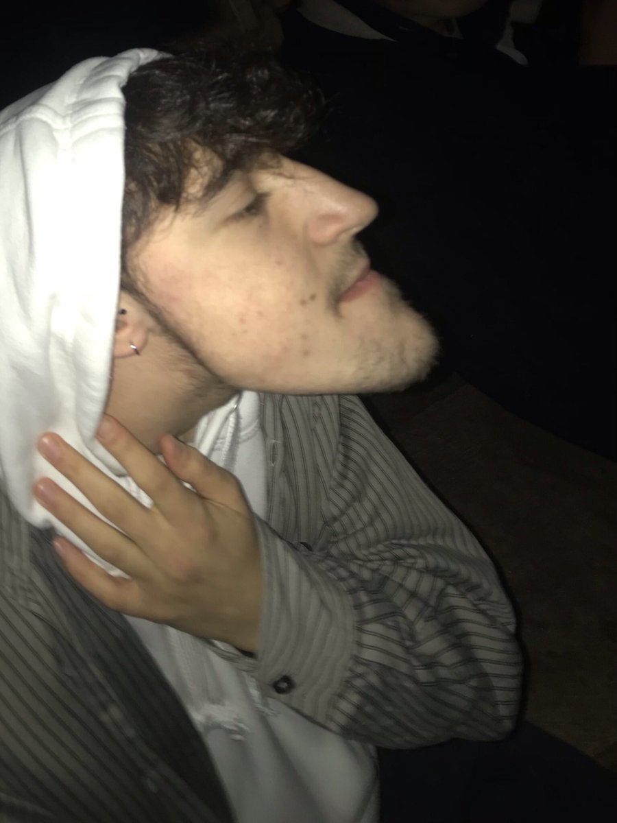 Ed_ob123's tweet photo. Who up? feeling lonely. https://t.co/ecPUQVBlLZ