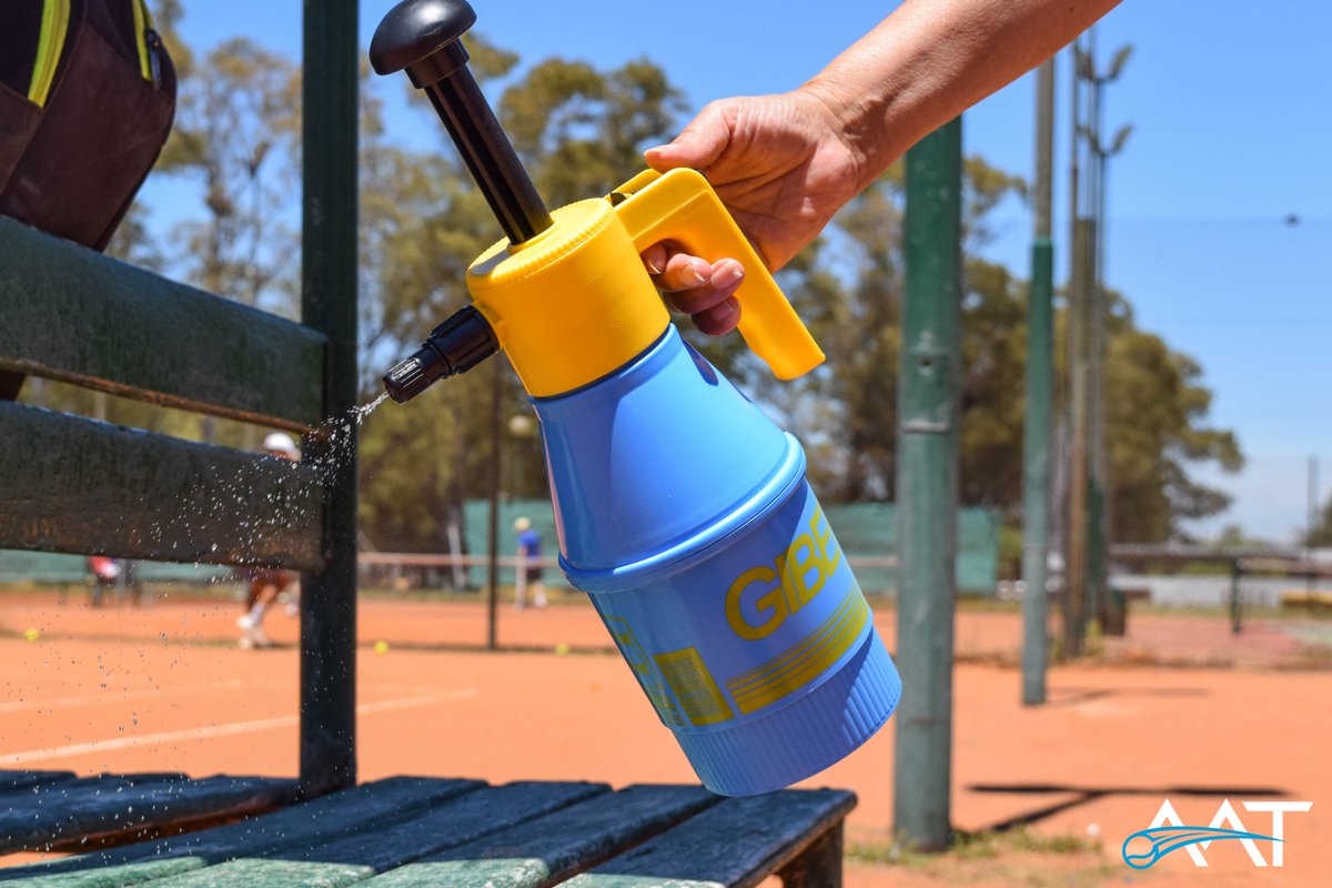 AATenis's tweet photo. 👨🏻 Volvió el circuito masculino de Profesionales en Club Sirio Libanés y Parque Sarmiento.
🎾 Este lunes comenzó la acción en ambas sedes.
❗ Con un cuadro de 128 jugadores.
😷 Bajo los cuidados del #ProtocoloAAT
➕ info del Pro Tour 5 en https://t.co/Ow9HtIBeyp https://t.co/oMyI9NjVQs