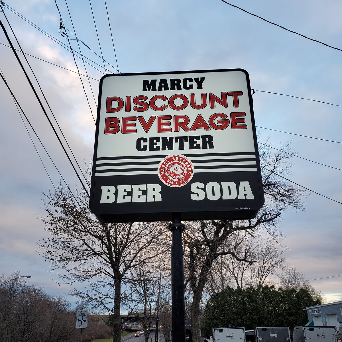 MarcyBeverage74's tweet photo. Our new sign courtesy of Valley Signs! Cheers to 46 years! https://t.co/UbQlj83SIN