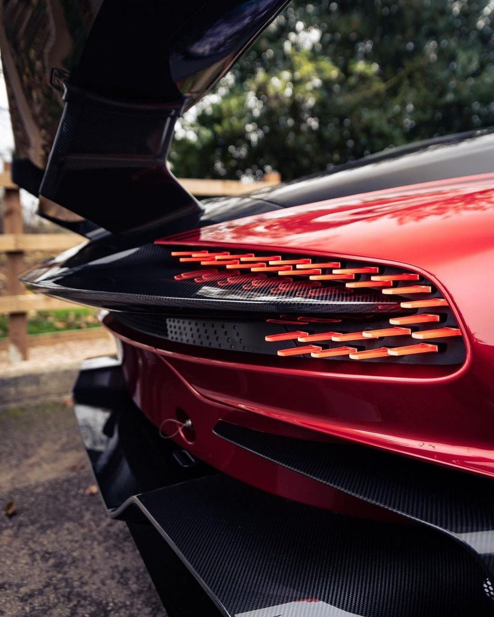 Luxury_WorId's tweet photo. Aston Martin Vulcan 🚀 https://t.co/ffG7VzMEGo
