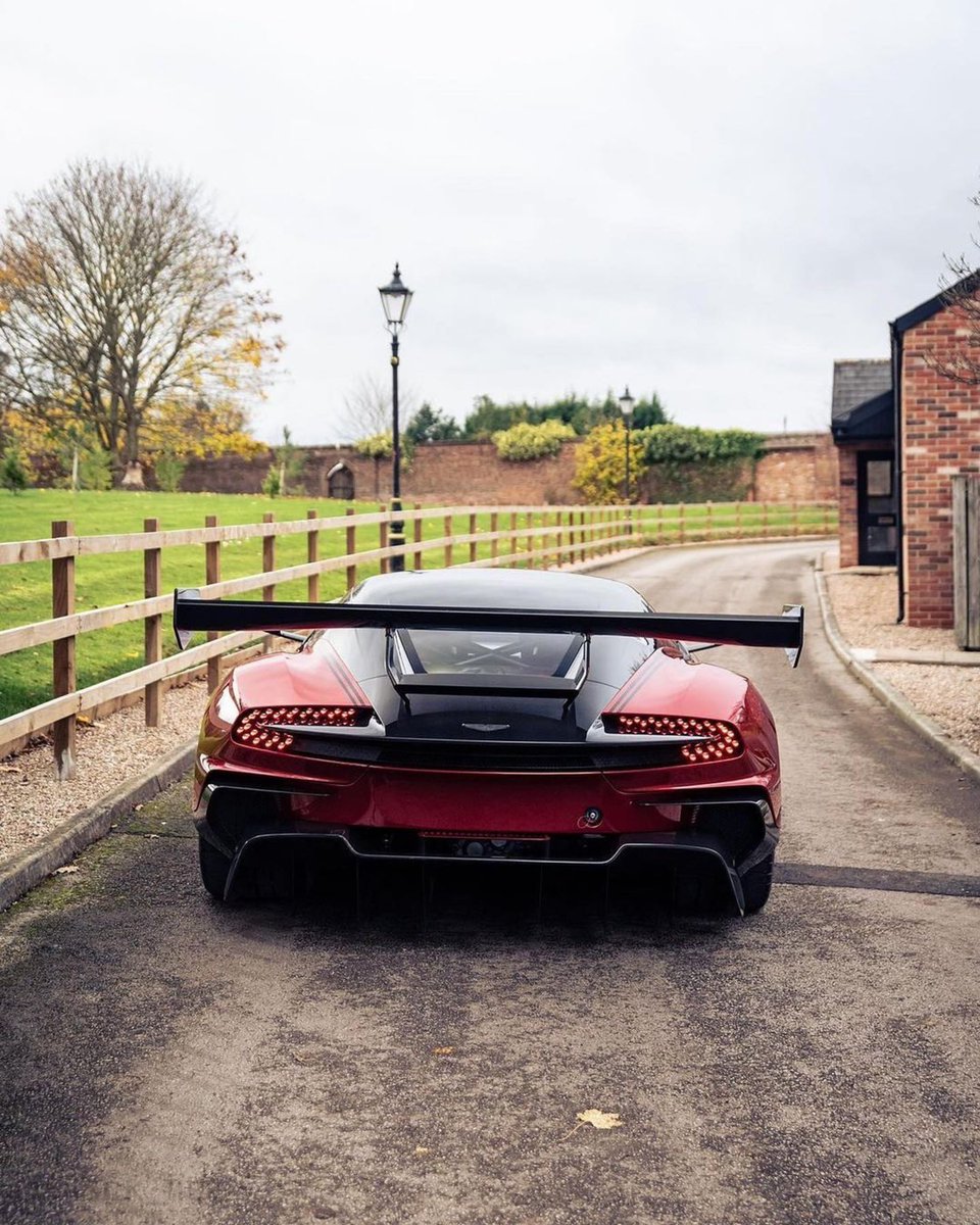Luxury_WorId's tweet photo. Aston Martin Vulcan 🚀 https://t.co/ffG7VzMEGo