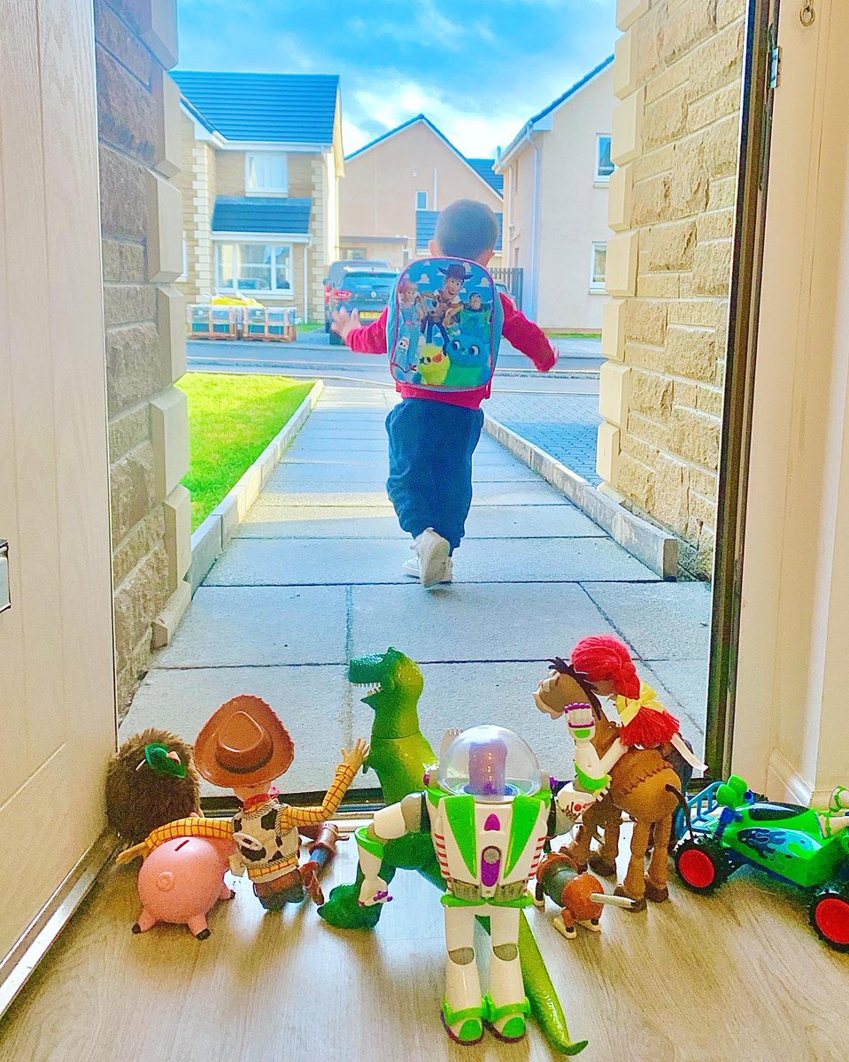 siannonramsay's tweet image. So long partner 👋🏼

First day at ‘big kid’ nursery for my little Toy Story fan! 😆❤️💛💙