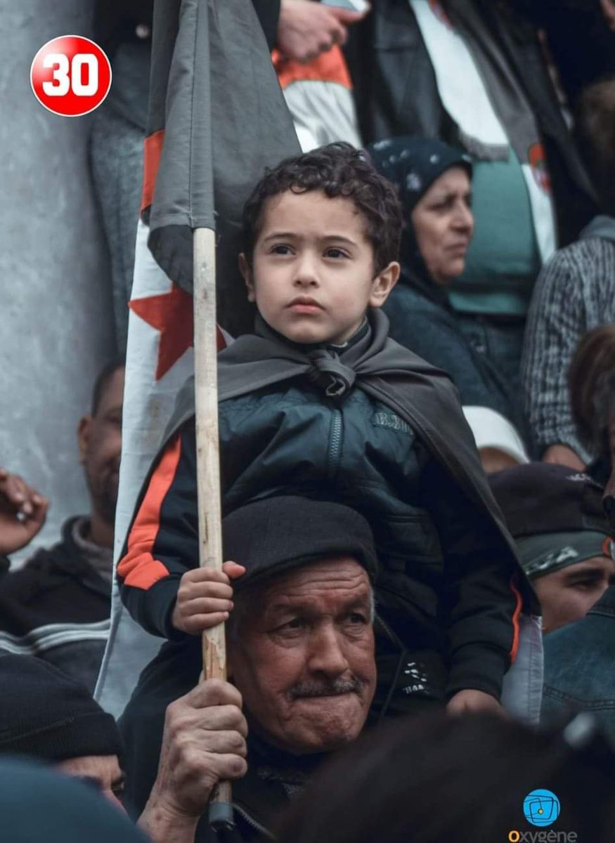 Nihad96151996's tweet photo. ALGER meurt 
ALGER vie 
ALGE dort 
ALGER crie
ALGER peur 
ALER prie 
ALGER pleure 
                  ALGÉRIE 🇩🇿❤
#FreeAlgerianJustice 🇩🇿👌 https://t.co/kU84axgUwS