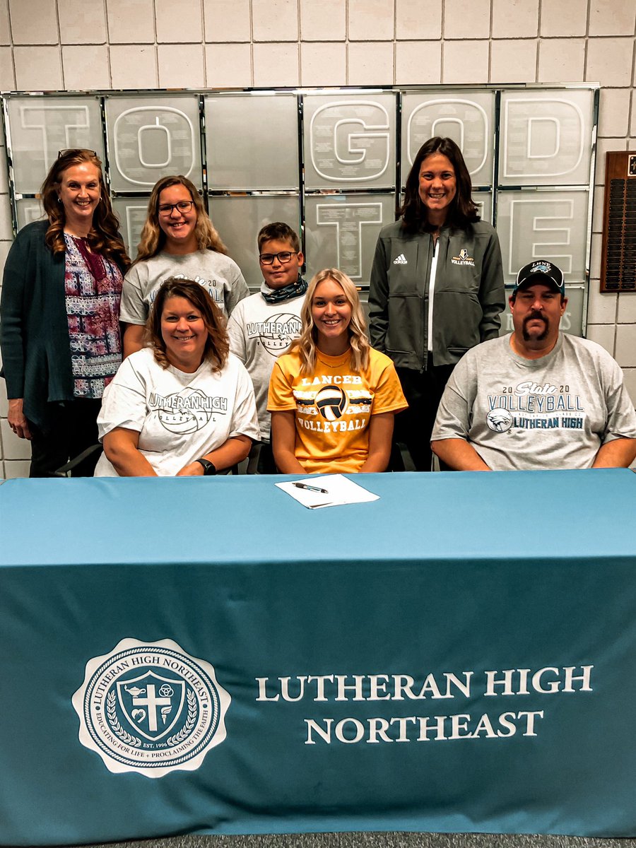 aubz_kabobz's tweet photo. i am beyond excited to announce that i have committed to mount marty to further my academic and volleyball careers. thank you to my family, coaches, teammates, and God for helping me get this far and make this decision. go lancers! 💛 https://t.co/fhw0iLk9Js