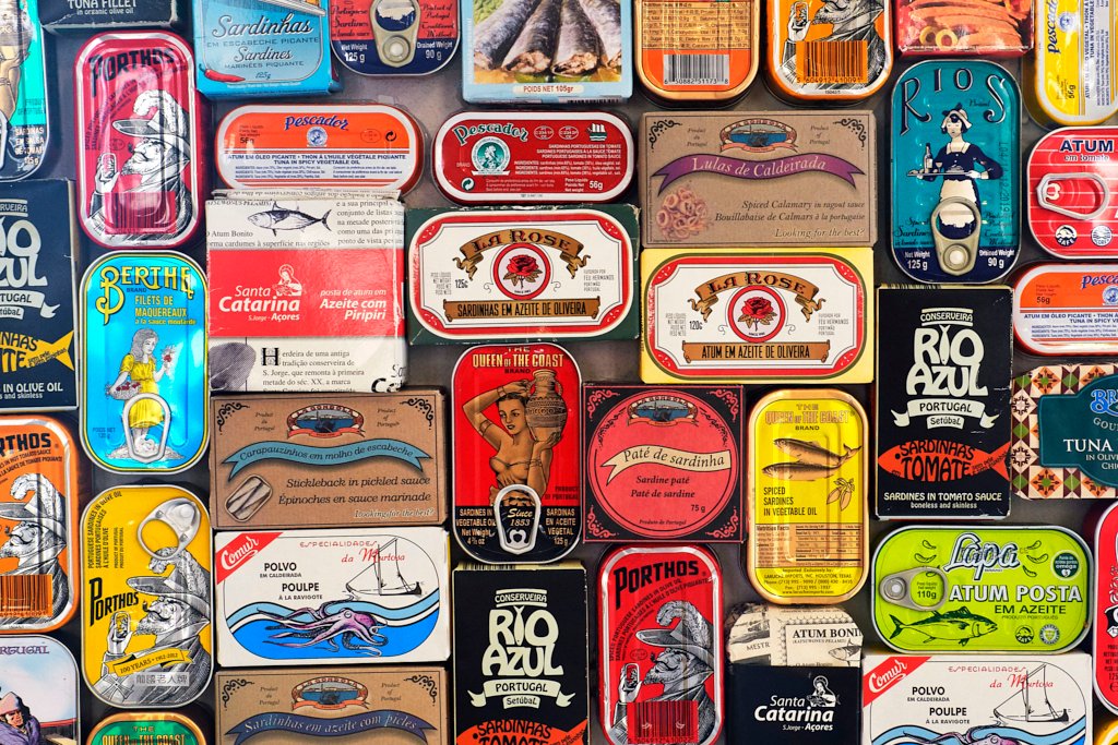 visitportonorth's tweet photo. One of the tastier things to try in North of Portugal are our cans: sardines, tuna, codfish, eels, octopus and many more. 🥫🐟
And now, it's not only the interior that is amazing. Their package are truly pieces of art! 🎨

#visitportoandnorth #can #foodcan https://t.co/ivAWk2A7TD https://t.co/6tCXY9Zl0W