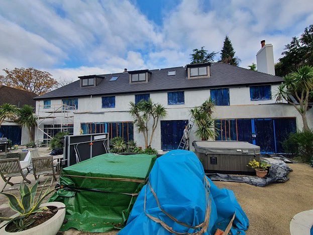 SulaEnergyS's tweet photo. As temperatures drop, don't let a cold home drive you crazy! 🍁

External wall insulation (EWI) will not only update the appearance of your home but will also help prevents heat escaping, keeping you and your family nice and warm! 🔥
#sulaenergyservicesltd #3drender #architecture https://t.co/mxI6qteDf8