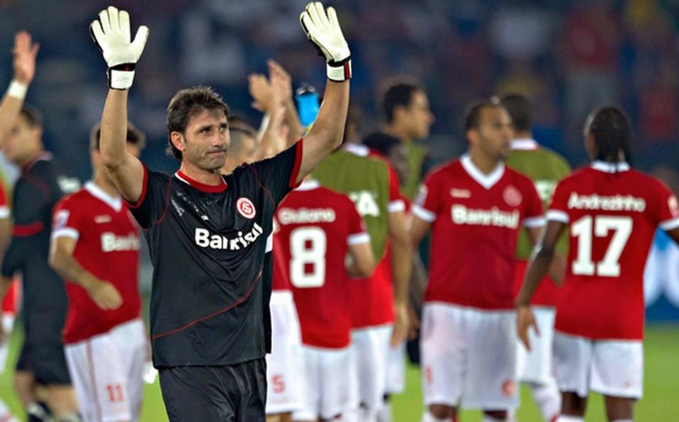 Hay 4 jugadores campeones de copas internacionales con ambas camisetas. Jesús Dátolo, Roberto Abbondanzieri y dos con una particularidad: Fabián Vargas y Pedro Iarley fueron campeones del mundo en Japón venciendo al Milán de Kaká en 2003 y al Barcelona de Ronaldinho en 2006.