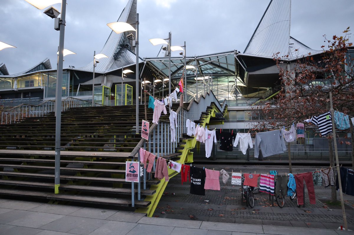 Today the trial of the Iraqi-Kurdish Mawda Shawri started in Mons, Belgium. Mawda died at the age of two in May 2018 after being shot by a police bullet. This happened while she was in a van chased by the police, with her parents, brother and other refugees. | © Yassin Akouh