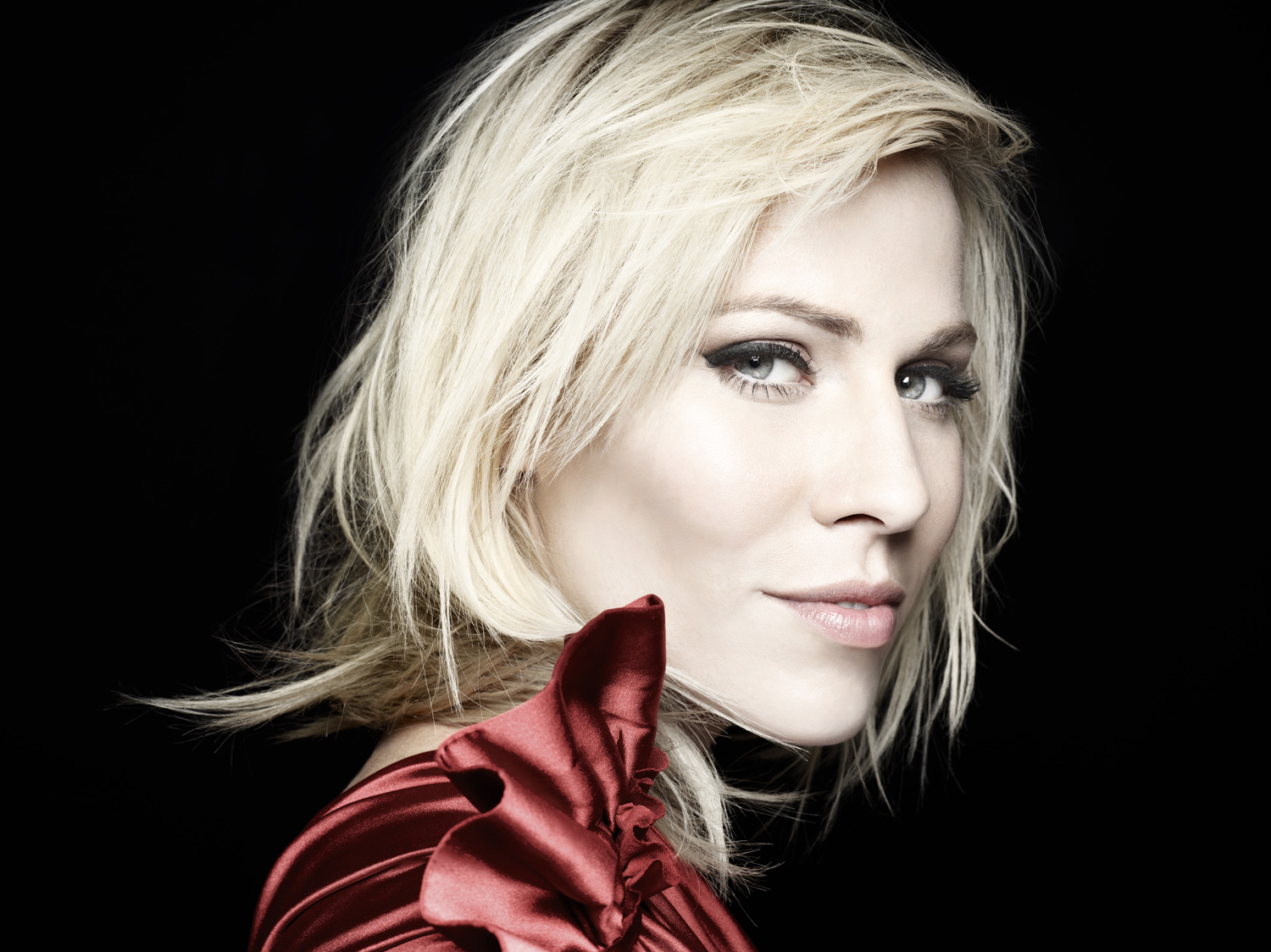 Happy birthday to a true pocketful of sunshine, Natasha Bedingfield! 

 