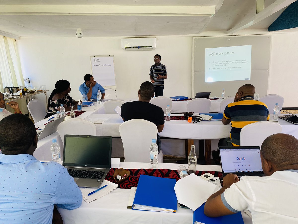 Afidep's tweet photo. At the end of today's session, participants were asked to develop a #policyquestion that would inform their learning for the rest of the week.
#UnitedToPreserveAntimicrobials #AMR #WAAW2020 #Sepsis https://t.co/Cy57jfCOsK