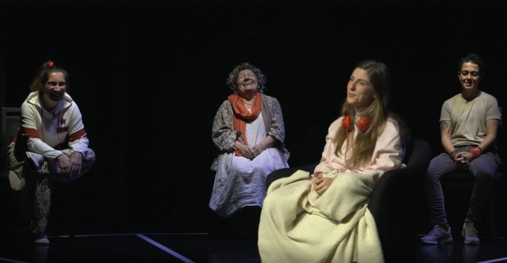 “Her Güne Bir Vaka” İKSV Tiyatro Festivali’nde, çevrimiçi gösterimde. Bayan Pazartesi, hematoloji servisinde hemşire, Covid-19 Pozitif. ⁦<a href="/eliffkrmn/">elf krmn</a>⁩ (Biletler için ⁦<a href="/tiyatrofest/">İstanbul Tiyatro Festivali</a>⁩ ve ⁦<a href="/Biletix/">Biletix</a>⁩) #tiyatro #bgsttiyatro #hergünebirvaka #iksv #iksvtiyatrofestivali