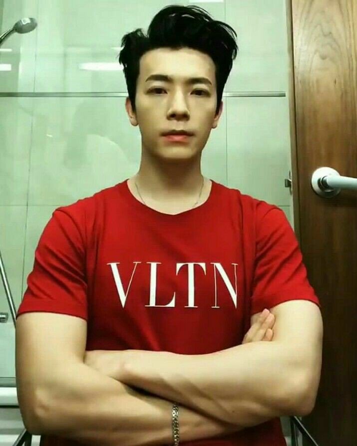 donghae pics tweet media