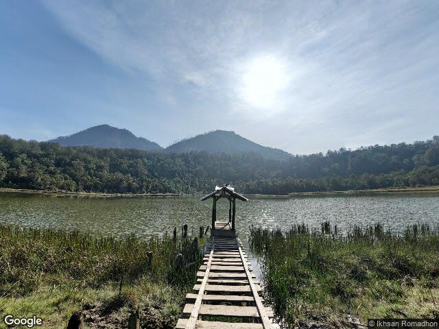streetviewhub's tweet photo. Beautiful Lake Taman Hidup in Java, Indonesia #lake #Indonesia #nature

See 360° View: https://t.co/NbSvN5Wzbr https://t.co/kJeD3Rxp5e