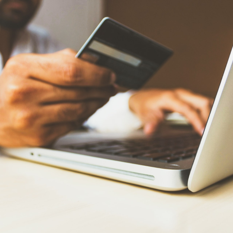 Save_N_Earn's tweet photo. A great holiday season starts with staying healthy. Here's how to shop and stay safe this holiday season: https://t.co/SraynQ9FQn  #shopping #holidayshopping https://t.co/SZ3zYyHOha