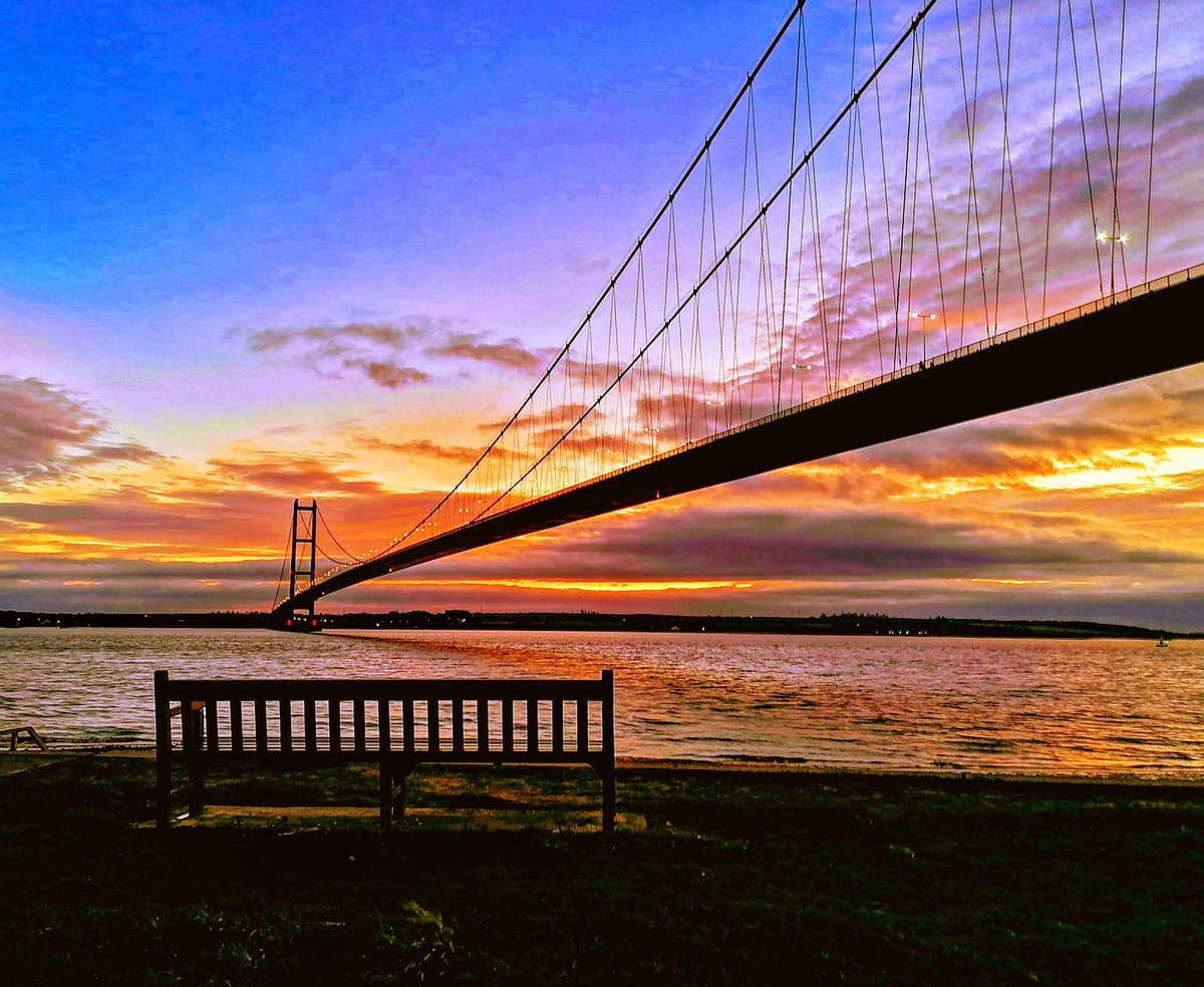 HullImages's tweet photo. The Humber Bridge from Hessle Foreshore.
#hull #yorkshire #travel #locallyyours #lovehull #mondaythoughts #TuesdayThoughts #tourism #humberbridge #sunset https://t.co/5PUo6WWvDZ