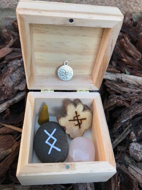 mooncraftmagick's tweet image. Thank you so much for the great review! Gemma B. ★★★★★  #etsy #freya #bindrune #runes #elderfuthark #magick #ritualset #norse #goddess #freyja etsy.me/3kY5uZF