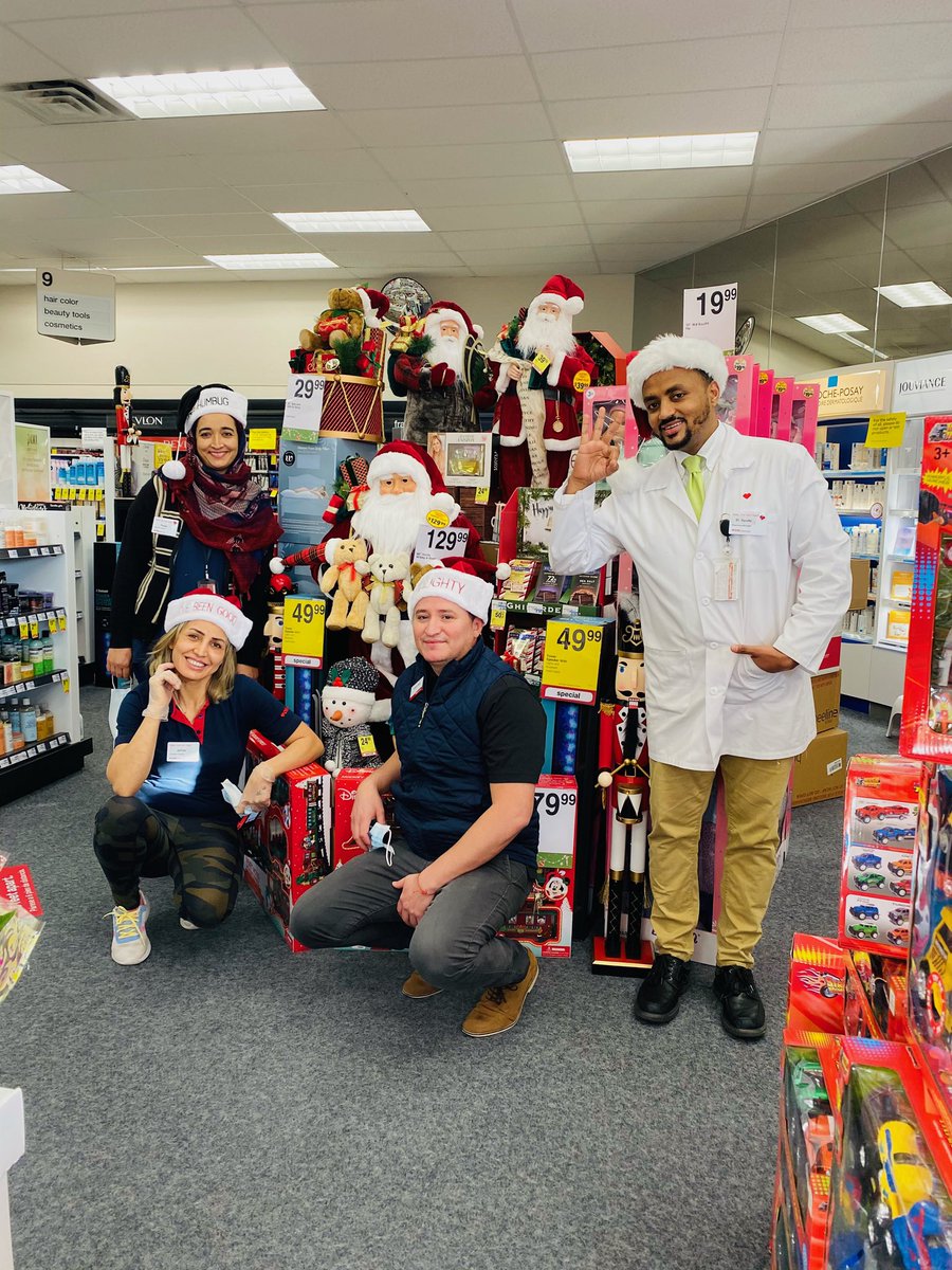 Our #CVS Reindeer Run Winners in #D3 Alexandria VA! Congrats store 2343 team for bringing the holidays to life and celebrating with the community! <a href="/TerrellPharmD/">Terrell Jefferson</a>