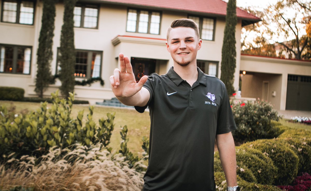 walkerfray's tweet photo. T-minus 18 days until I get to call myself a college graduate! Time has flown by but it’s been a hell of a ride https://t.co/23s33SRpvC
