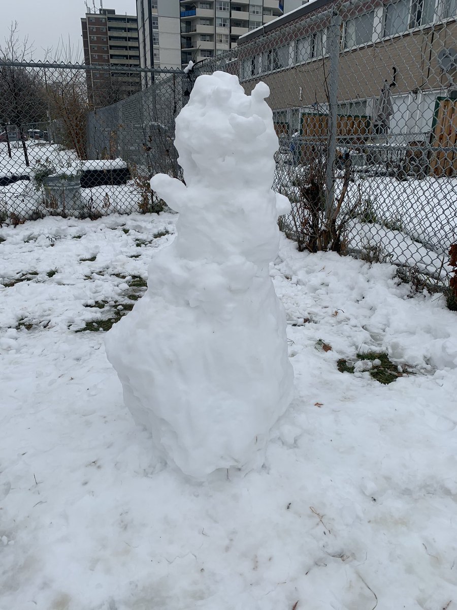 MsWalji's tweet photo. Yorkwoods students enjoying the first snowfall by being very creative. @yorkwoodsps @DeepmalaVerma10 https://t.co/Uk4KhK28kj