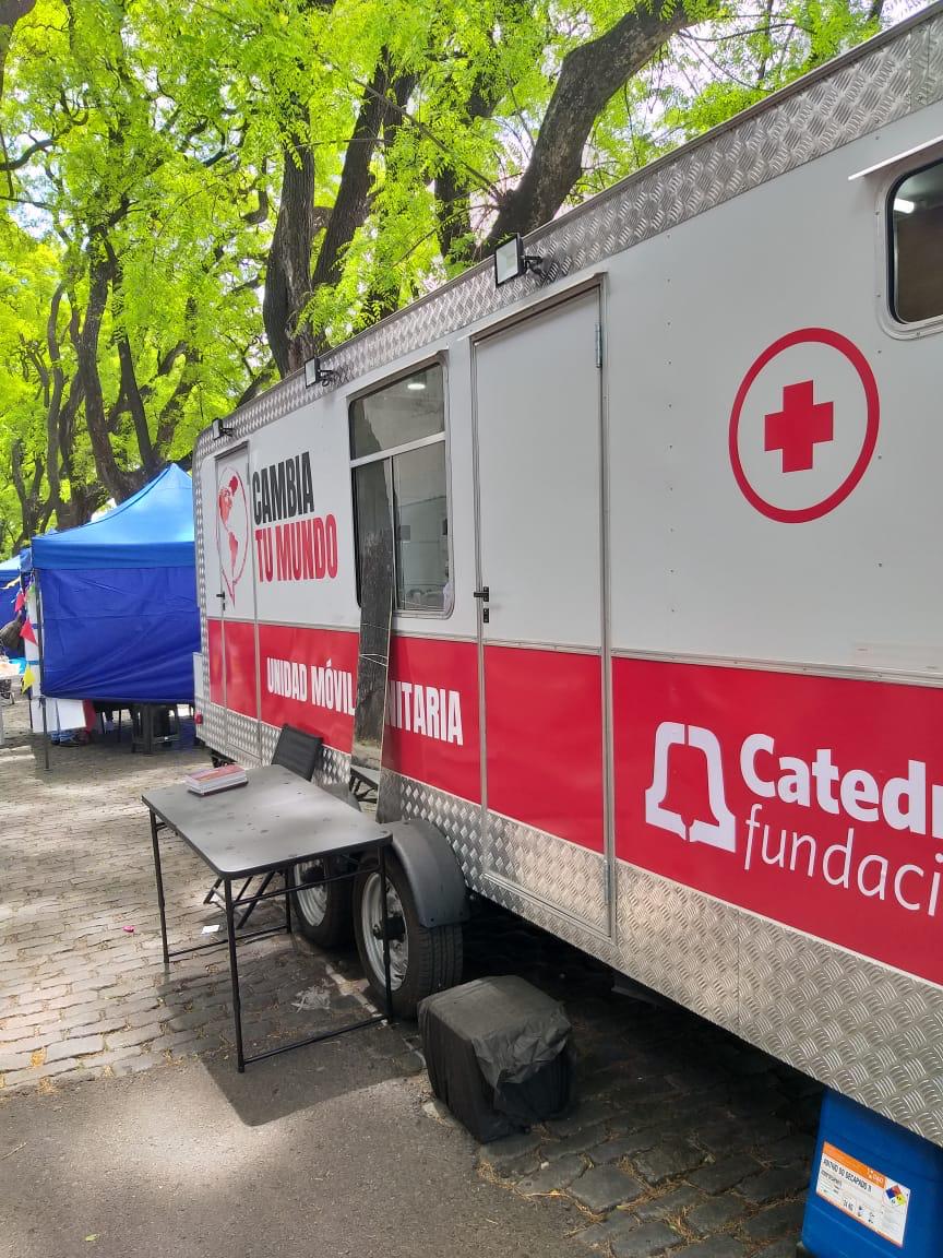 ¡Estrenamos el trailer solidario!

Junto a 40 voluntarios, la Fundación Catedral de la Fe, a través de <a href="/cambiatumundoar/">Cambia Tu Mundo ARG</a>, realizó el primer evento de ayuda solidaria utilizando al 100% el trailer que pudimos alcanzar gracias a tu colaboración.