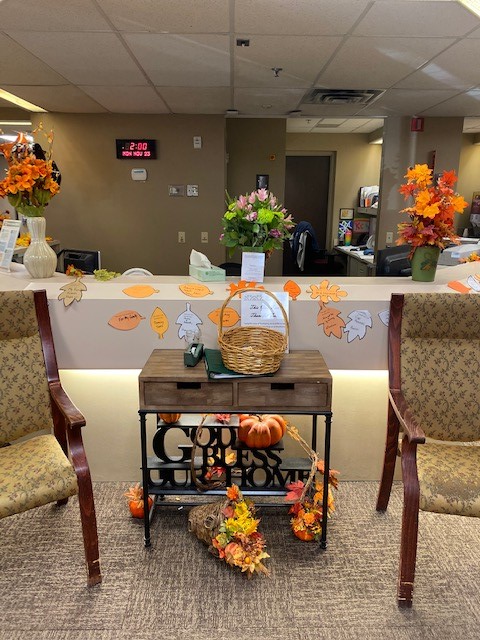 Auburn_Homes's tweet photo. The halls of the Auburn buildings are decorated in the spirit of Thanksgiving. AHS is grateful for it's amazing staff, residents, their families and friends and YOU!
#seniorliving #seniorlivingorg #seniorcaring #nursinghomes #assistedliving #assistedlivingfacil https://t.co/GxitlM1RnS