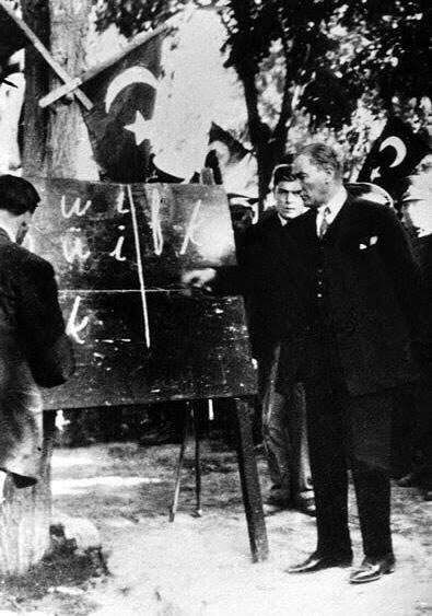 Başta başöğretmen Mustafa Kemal ATATÜRK olmak üzere tüm öğretmenlerimizin ve öğretmen adaylarımızın #24Kasım Öğretmenler Günü kutlu olsun.