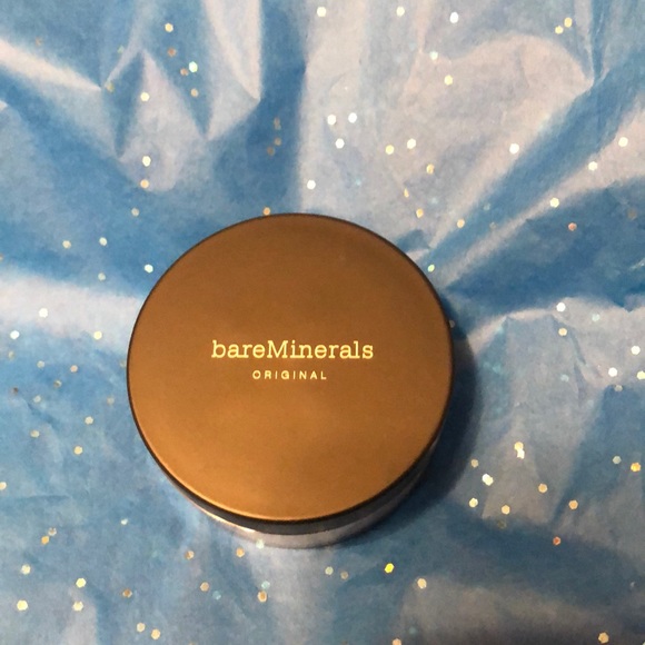 PattyShaner's tweet photo. So good I had to share! Check out all the items I'm loving on @Poshmarkapp from @JodiArmstrong00 #poshmark #fashion #style #shopmycloset #hammitt #bareminerals: https://t.co/tusBf9NPww https://t.co/C9AX4Bzb2Q