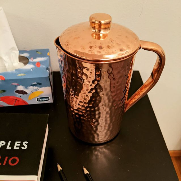OyeSoni's tweet photo. 01/04 Last week, I bought this copper jug. I am excited to use it to store and drink water from🙃. But, the question is why? What's the big deal?
#healthy #copper #Ayurveda #India #oligodynamic #antimicrobial https://t.co/kycCUORECt