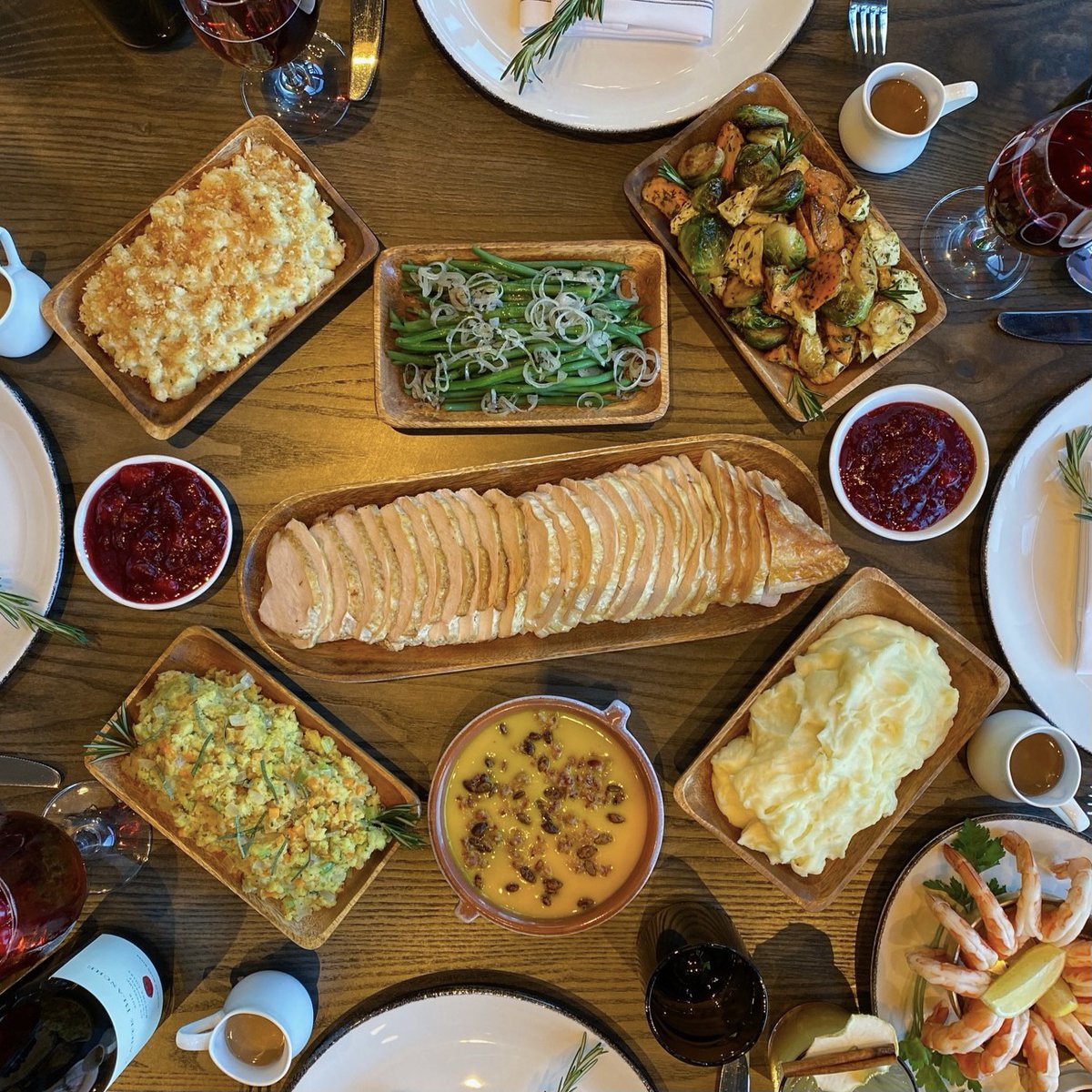 OsteriaPosto's tweet photo. We’ve got your Thanksgiving Lunch plans covered! Join us this Thanksgiving from 12-3pm for lunch featuring holiday additions and Osteria Posto favorites🦃🌽🍗🍂 Make your reservations now! https://t.co/sq5MVeybCJ