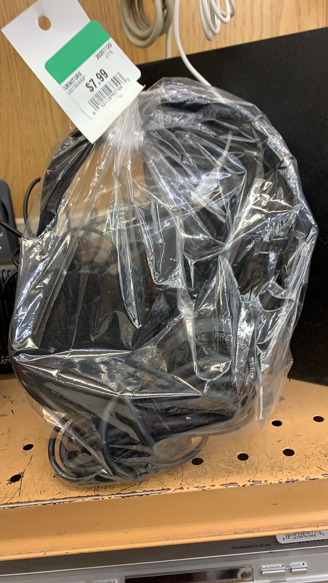 ApertureJake's tweet photo. @PodsDank Found this quality specimen out in the wild at a thrift store, SR-60Is for $8. Your recent Grados video must have willed them into existence. https://t.co/pCJ9HofsYR
