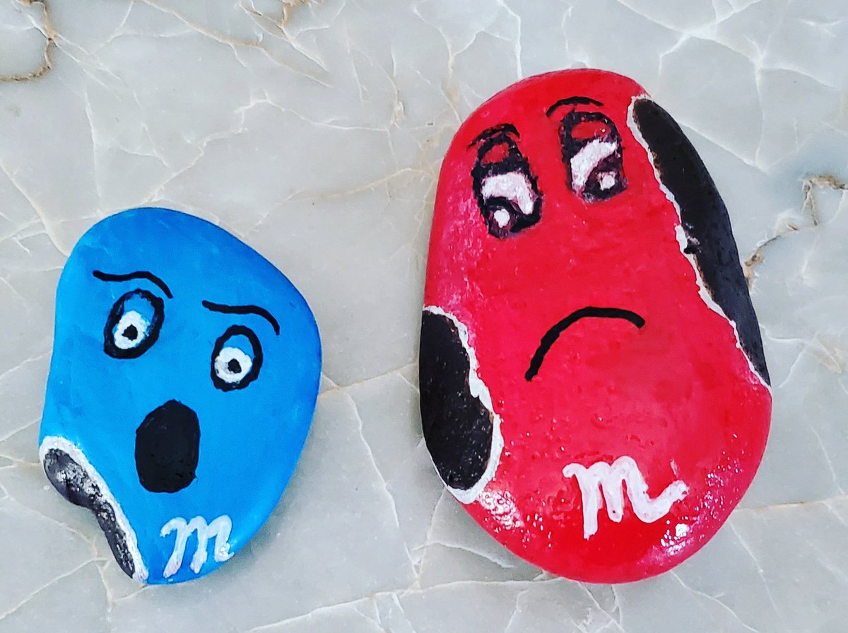 AuthorBarbie's tweet photo. Who wants some M&amp;M's!
This is what I do trying to entertain myself while recovering from surgery!  #Arteza  rockpainting!  I love your products, they help me to be better!  #carrabelleartistassociation #coawbarbie https://t.co/v1I8gWiz6y