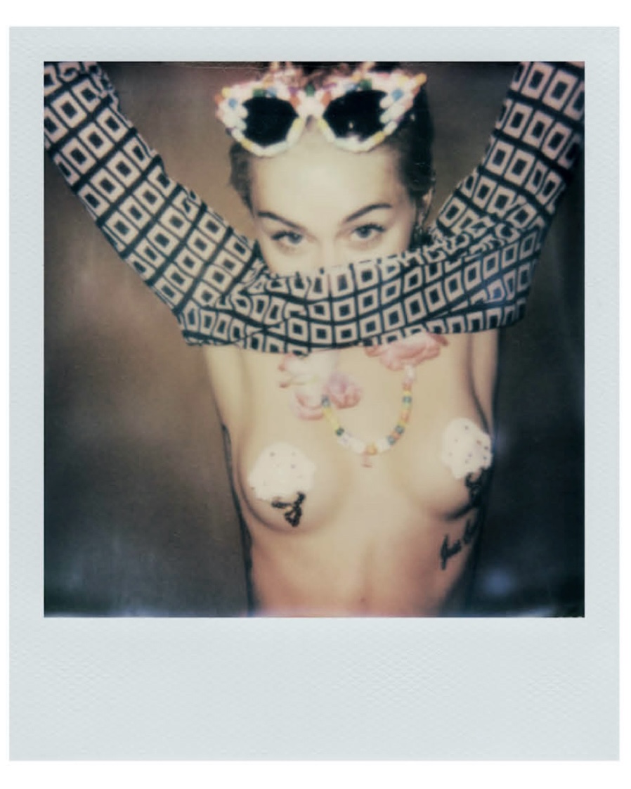 V Magazine tweet media