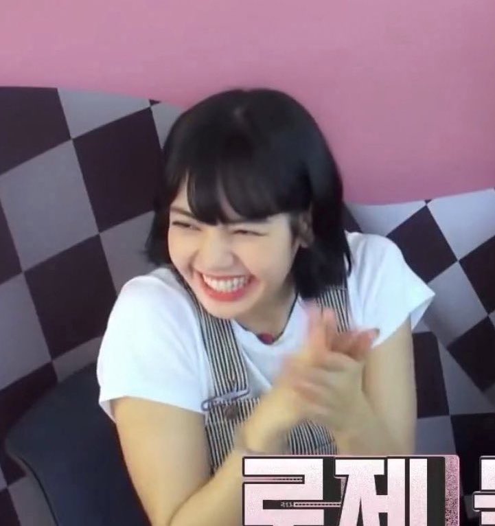 lisa getting less tiny as you scroll; a cute thread