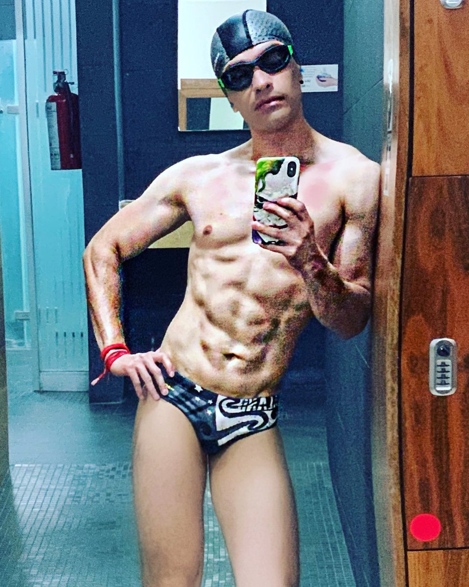 absurdabastarda's tweet photo. Nadando ando!!! #swim #swimming #swimmer #swimboy... https://t.co/PuA4bcHhnj