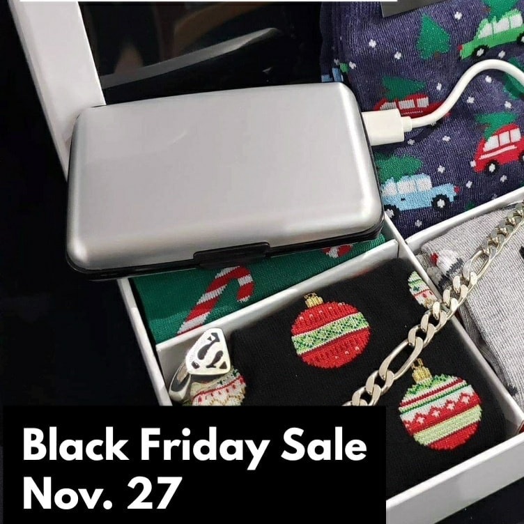 AppletonMuseum's tweet photo. Just a few more days till big savings on the Appleton Store @ Home Black Friday event. Be sure to get your FREE Eventbrite ticket for one or both showings at 2:00 pm for Members Only and 6:00 pm. ππ§¦β #AppletonStore #holidayseason #giftideas #BlackFriday #museumshop #shopwithme https://t.co/Pj79Fcg4tI