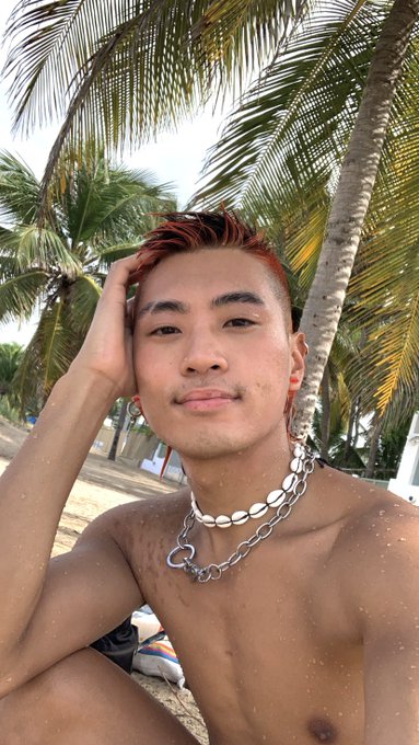 1 pic. feel the best when we start our day with a salt water bath https://t.co/ZoI2LRNtG8