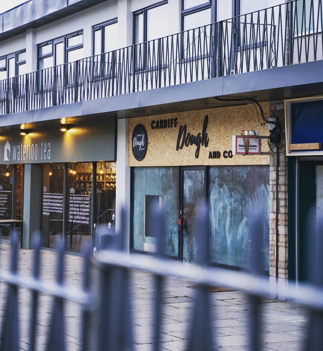 CardiffLifeMag's tweet image. New shop alert
📸 cardiffdoughandco 

Cardiff Dough &amp;amp; Co are opening in Clearwater Parade in Lakeside. They’re not the only new indie buisness in the area. Other newbies include wingstackuk, dropbarworkshop, indiesuperstore, waterlootea &amp;amp; the_elephants_ear (find them on Insta)