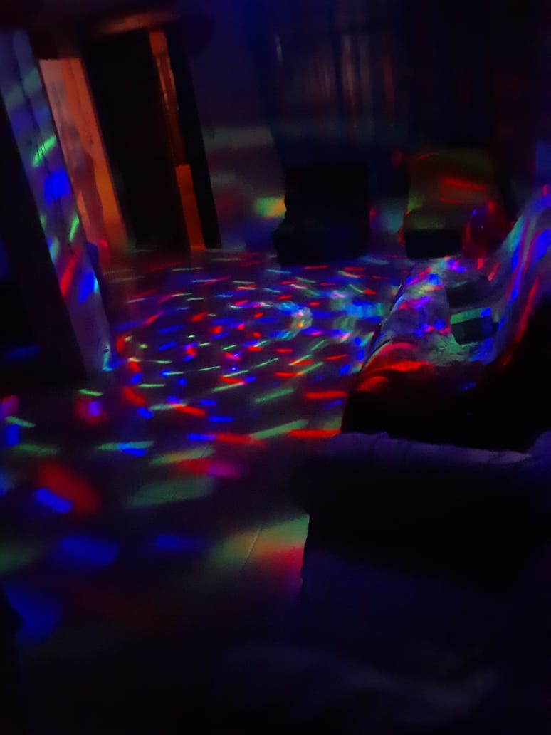 Estaremos presentando las mejores películas en relación al tema contamos con una bonita y discreta sala de video un acojedor curto oscuro abiertos de 10 de la mañana a 2 de la madrugada  mayores informes al WhatsApp solo mensajes 0992413489