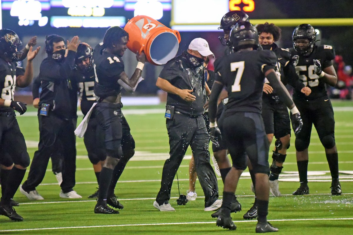 View our photos from the <a href="/langhamcreekhs/">Langham Creek High</a> vs <a href="/CypressParkHS/">Cypress Park HS</a> football game at <a href="/CFFCUStadium/">Cy-Fair FCU Stadium</a> on our Facebook page: facebook.com/pg/cyfairisd/p… #CFISDspirit #txhsfb 🏈