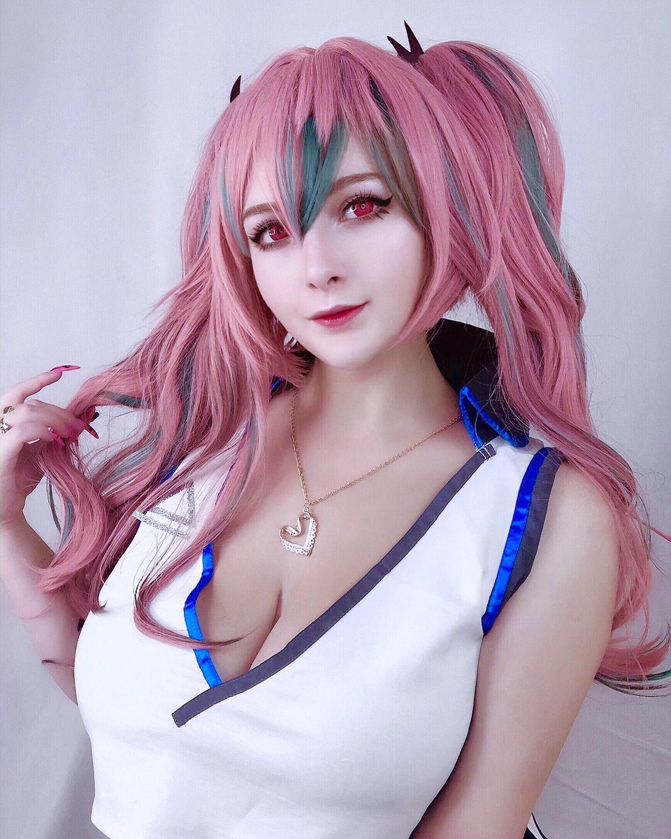 Let’s play? 🥰 #AzurLane #bremerton https://t.co/hRMCBUYaRk