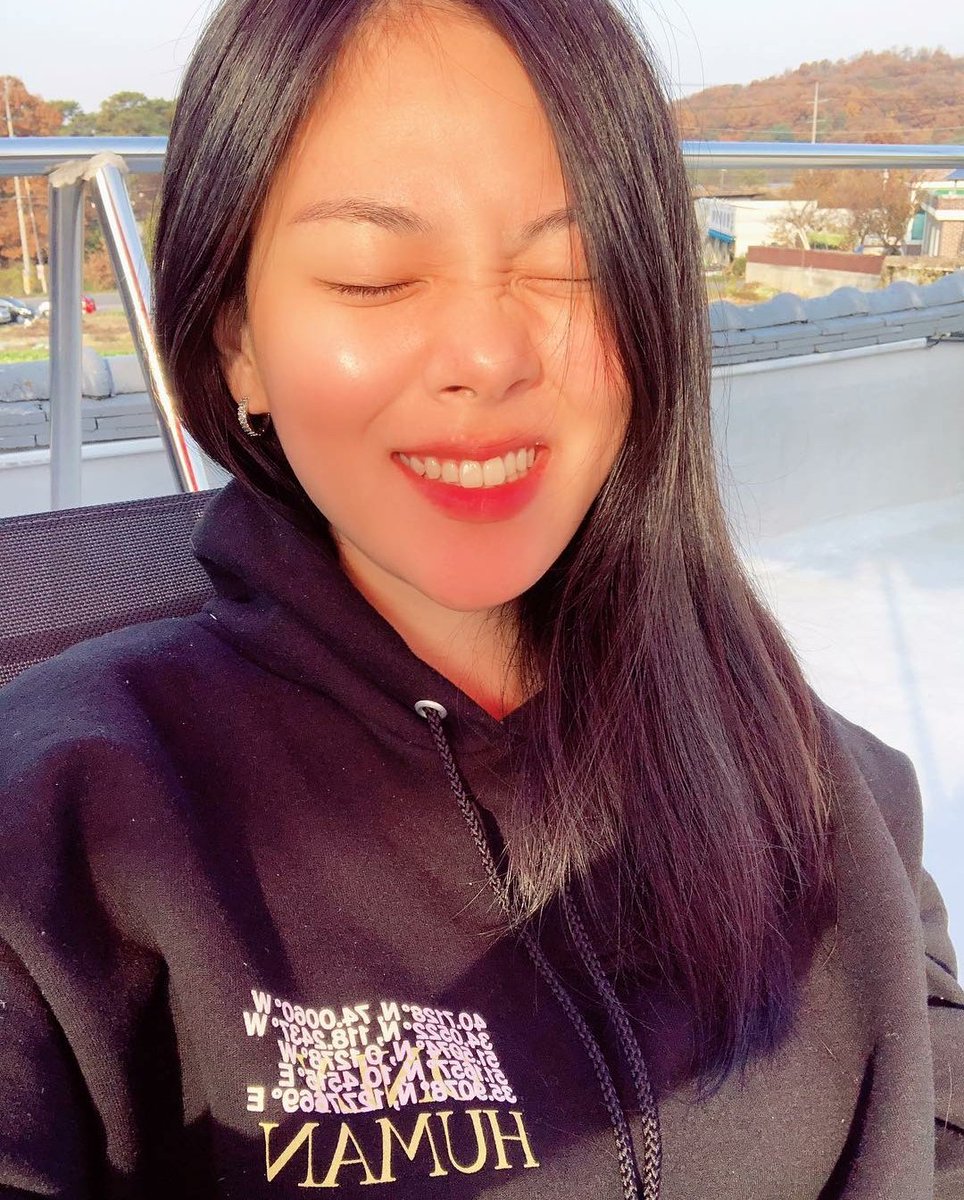 Bibi_dzz's tweet photo. *.☆:・゚ 𝘣𝘪𝘣𝘪✧‧₊˚𝘱𝘭𝘢𝘺𝘭𝘪𝘴𝘵☆༉‧₊˚ #FLEURLY2MONTHS #STREAMFLEURLY
Holaa, hoy les vengo a recomendar 'Really' de las chicas Fleurly, es una canción muy buena, definitivamente soy #TEAMReally, también les quería mostrar la hermosa photocard de puppet que me tocó. https://t.co/Avprg6mZbe