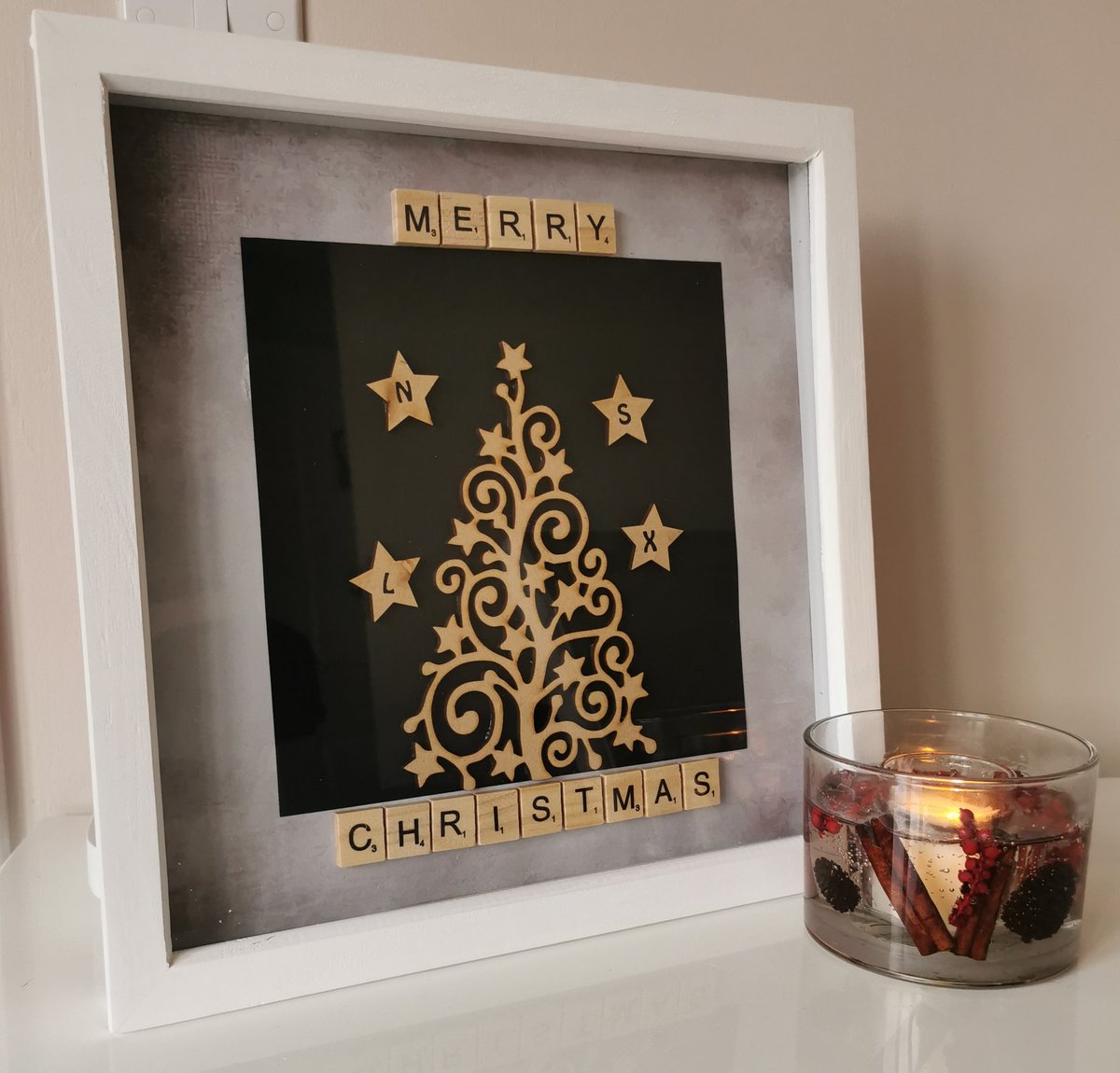Days_boxframes's tweet image. Looking for that perfect christmas gift? Well why not order something like this?

With a choice of backgrounds and frame colour youll be onto a winner!

12x12" £20 plus £6 postage uk only.

DM to order

#Christmasgifts #TweetLikeAPro