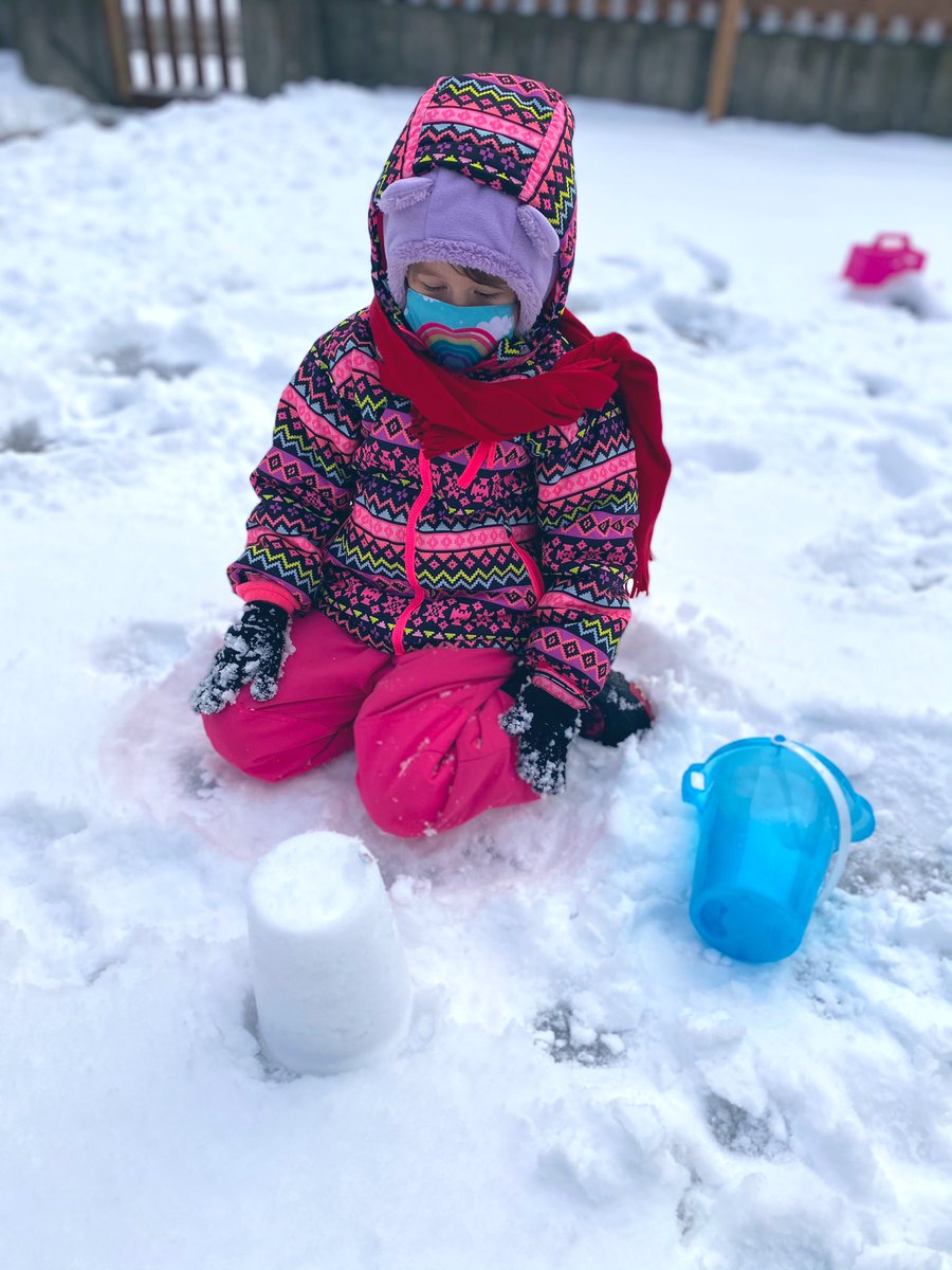 MsDimaras's tweet photo. ❄️We had SNOWWW much fun!❄️ @WoburnJunior https://t.co/xseB8pslcS