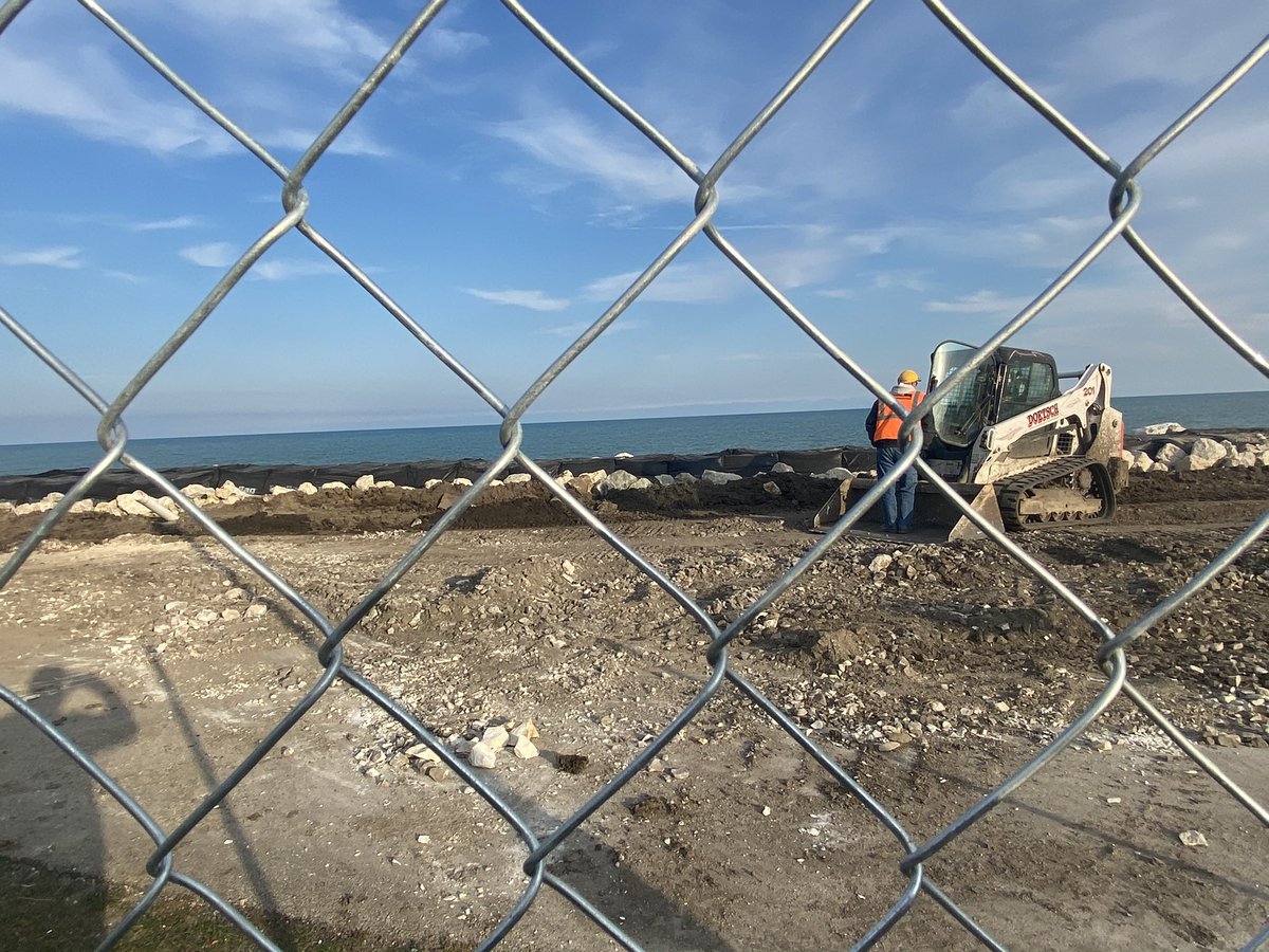 Mike Lowe tweet media