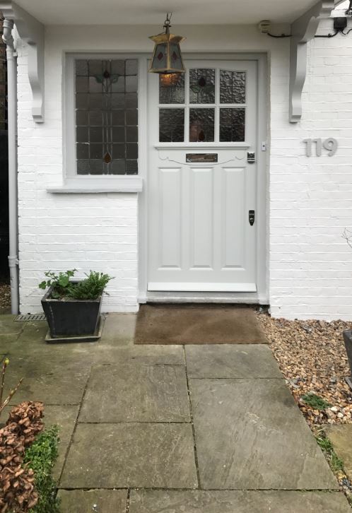 info_front's tweet photo. A welcoming 1930's front door and frame with side light, beautiful stained glass and polished chrome door furniture.

#traditionalfrontdoor #frontdoors #bespokefrontdoors #bespokedoors #frontdoor #londondoor #frontdoorlondon
https://t.co/1Jc3qGFFB6 https://t.co/Wr3OYWfd6i