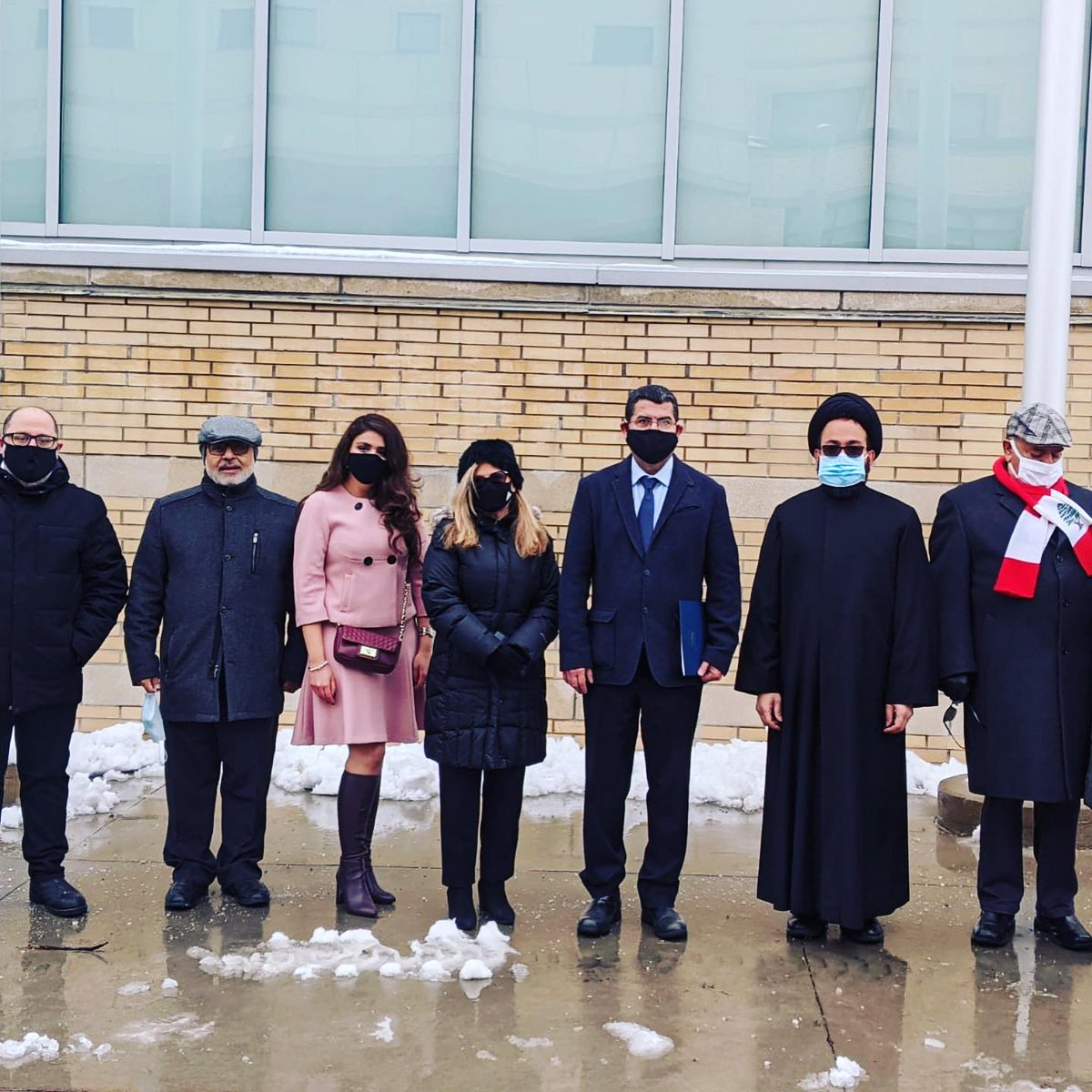 LebaneseToronto's tweet photo. Today, we had the pleasure to commemorate Lebanon’s 77th Independence day at Mississauga Celebration Square. Thank you for the mayor’s support, and his assistant, Sara Alimardani, the presence of Monseigneur Joseph Salame, and Sayed Alaa Aboulhosn, and community volunteers. https://t.co/AUhL4Opgou