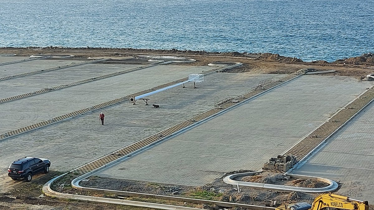 TiburonDeportes's tweet photo. #DTinforma
Continúan los trabajos en el Estacionamiento del Estadio Forum La Guaira en Macuto.
Este Domingo 29/11 @tiburones_net recibirá a Tigres de Aragua en el primer juego oficial en este coso Guaireño.
Tendrá Transmisión de @LaTeleTuya
Cobertura de Deportes Tiburón. https://t.co/g5ADW7xUpe