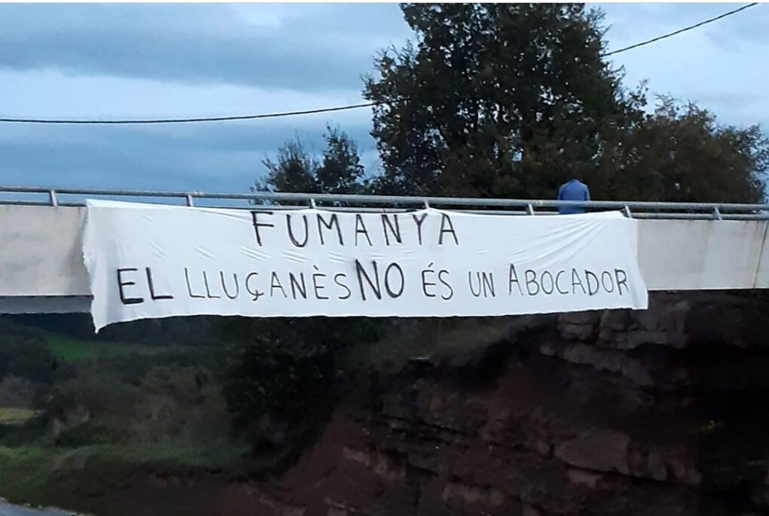 Avui que el #Lluçanès és notícia via <a href="/elforasterTV3/">El Foraster</a> , sapigueu que el veinat que viu a #Perafita i entorn fa anys que pateix les pudors de la planta de Fumanya. I ara, la volen ampliar. De <a href="/territoricat/">Territori</a> depèn la decisió. El soroll quan venen eleccions no agrada: cal fer-ne més!
